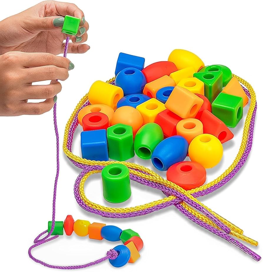 Skoolzy lacing set with animals and fruits shapes