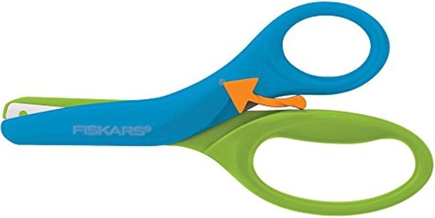 Kid-safe scissors with training grip for toddlers